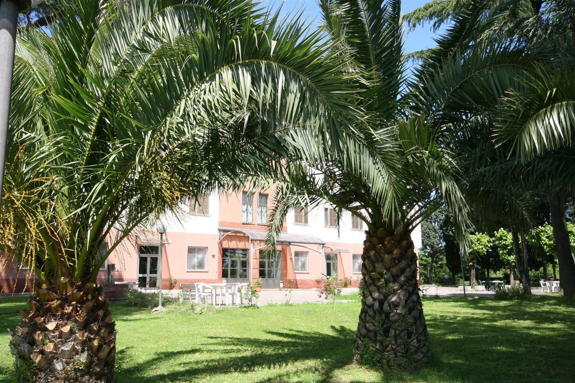 Готель Parco Santa Rita Sacrofano Екстер'єр фото